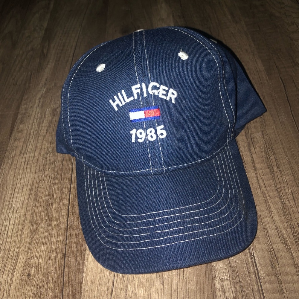 TOMMY HILFIGER HAT